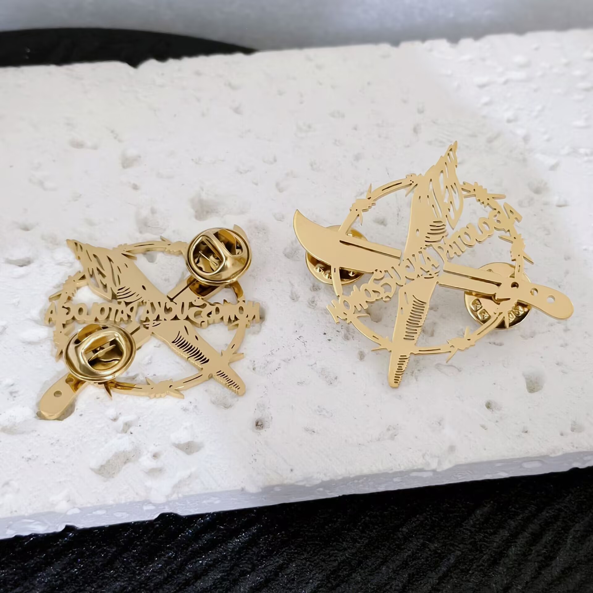Custom Stainless Steel Brooch  - огляд і ціна Women Fashion Fun